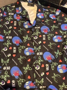 Men’s vitriol large heartbreak ziggy anime button down shirt